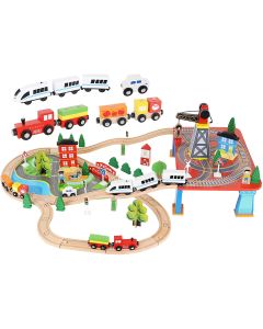 Ferrocarril de juguete de madera. Tren a pilas